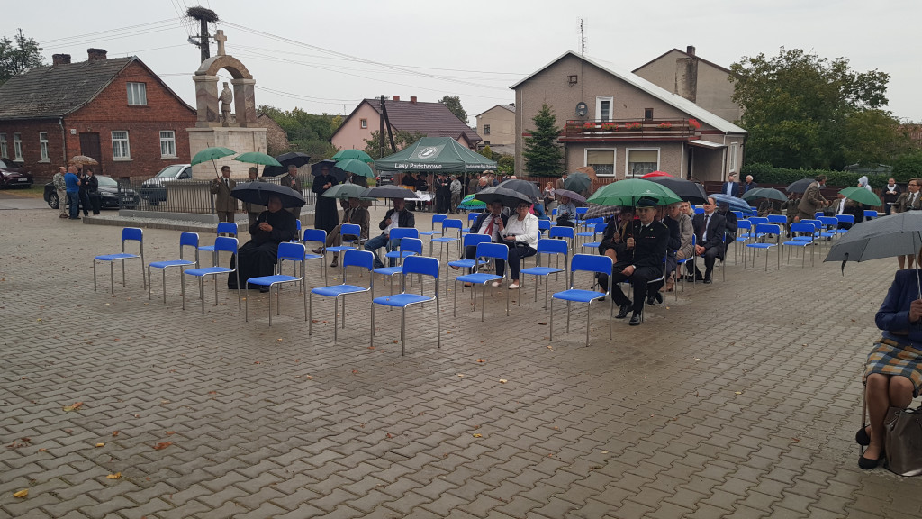 W Lipie upamiętniono bohaterów `Cudu nad Wisłą`. Powstał wspaniały obelisk [wideo, zdjęcia]