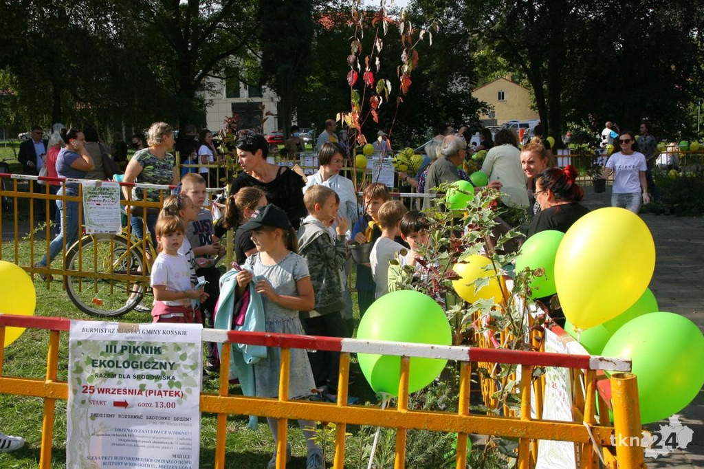 Po raz trzeci drzewko za surowce w Końskich [wideo, zdjęcia]