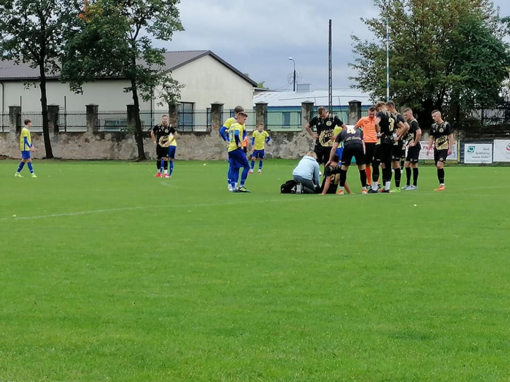Neptun wygrywa z Alitem Ożarów imponującym wynikiem 5:1 [wideo, zdjęcia]