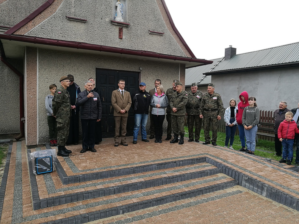 Osadzili krzyż w Uroczysku Cecylia by uczcić walczących o Polskę [zdjęcia]