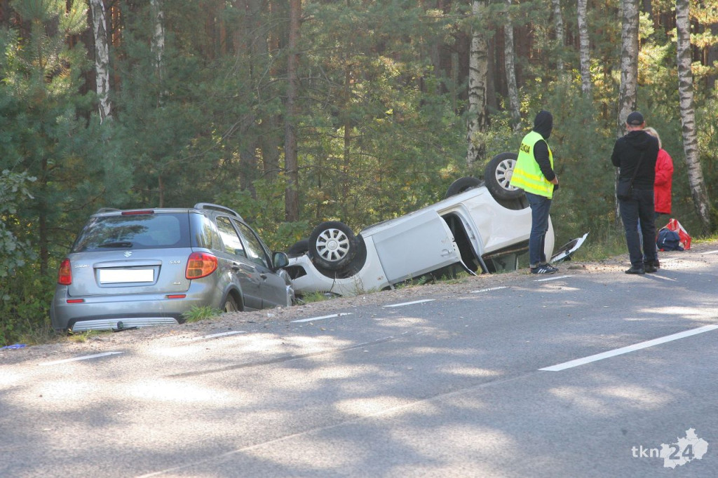 Wypadek na DK 42. Ranny zabrany do szpitala helikopterem [wideo, zdjęcia]