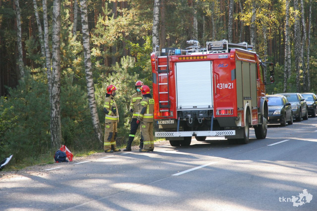 Wypadek na DK 42. Ranny zabrany do szpitala helikopterem [wideo, zdjęcia]