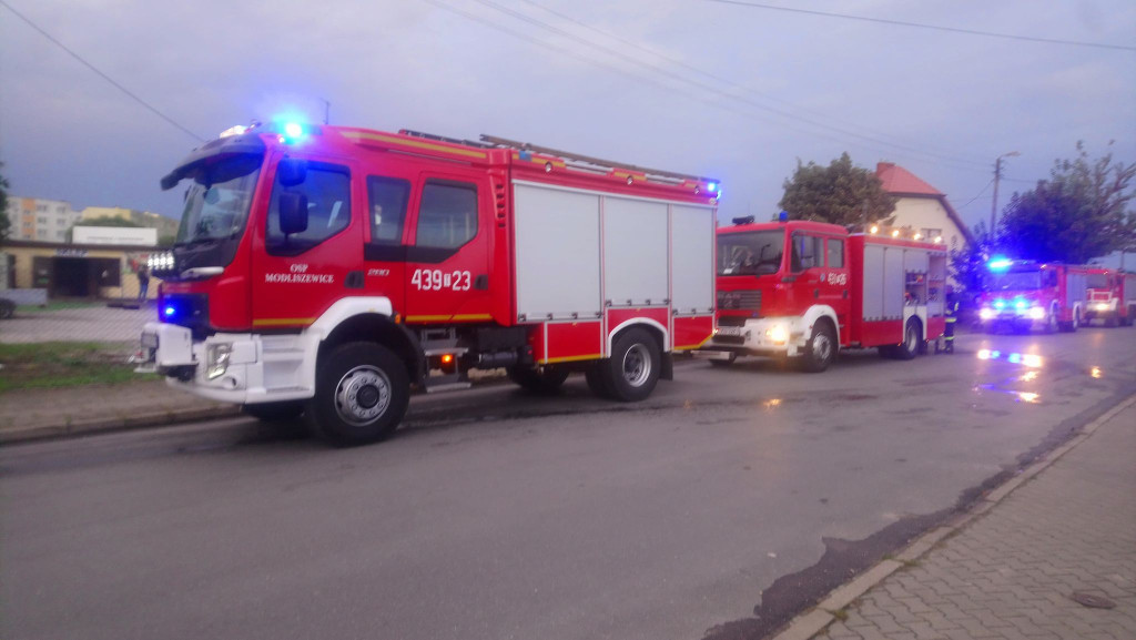 Pożar garażu przy ulicy Wjazdowej w Końskich [zdjęcia]