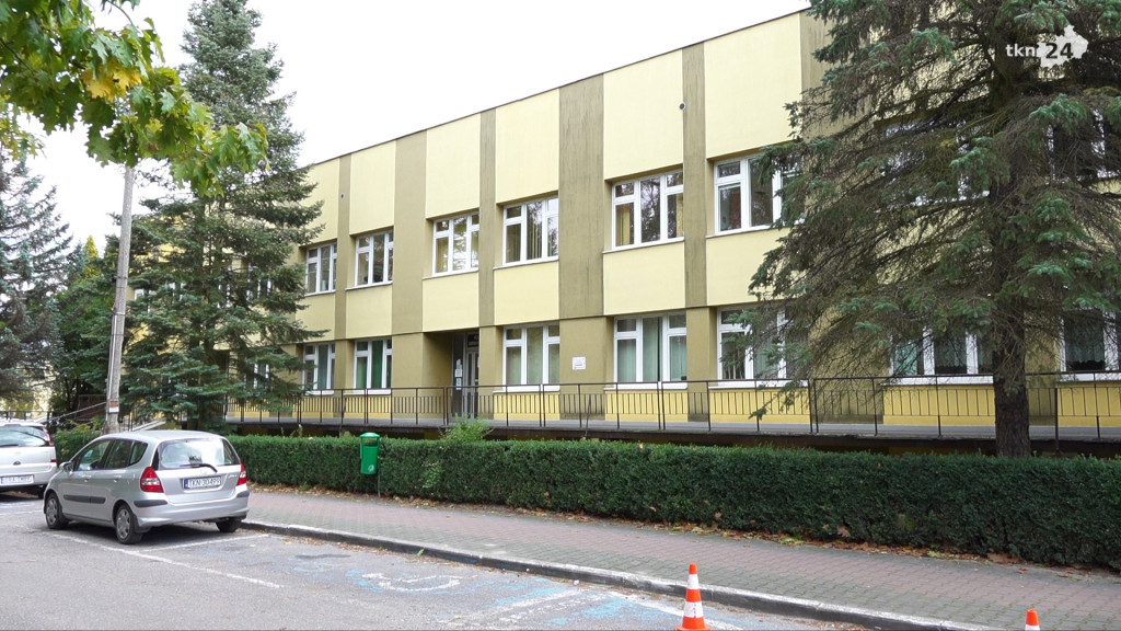 Koronawirus w szpitalu? Oddział rehabilitacji wstrzymał przyjęcia. Raport epidemiczny [wideo]