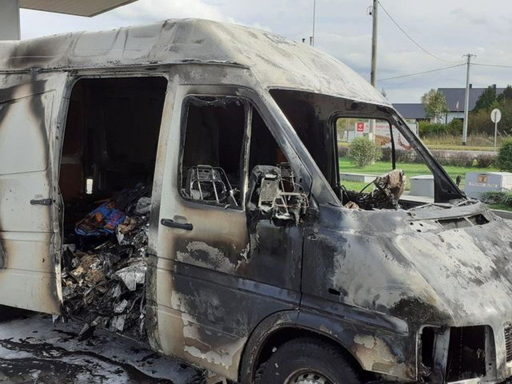 Radoszyce: Bus po zatankowaniu stanął w płomieniach [zdjęcia]
