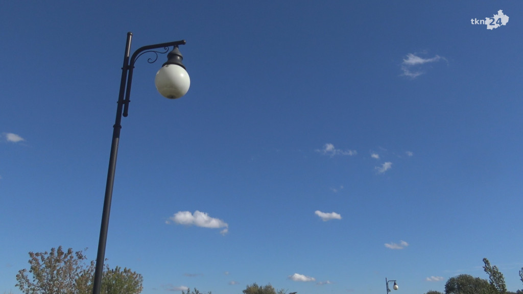 Na Alei Katyńskiej jest ciemno... bo ktoś strzelał do lamp! [wideo, zdjęcia]
