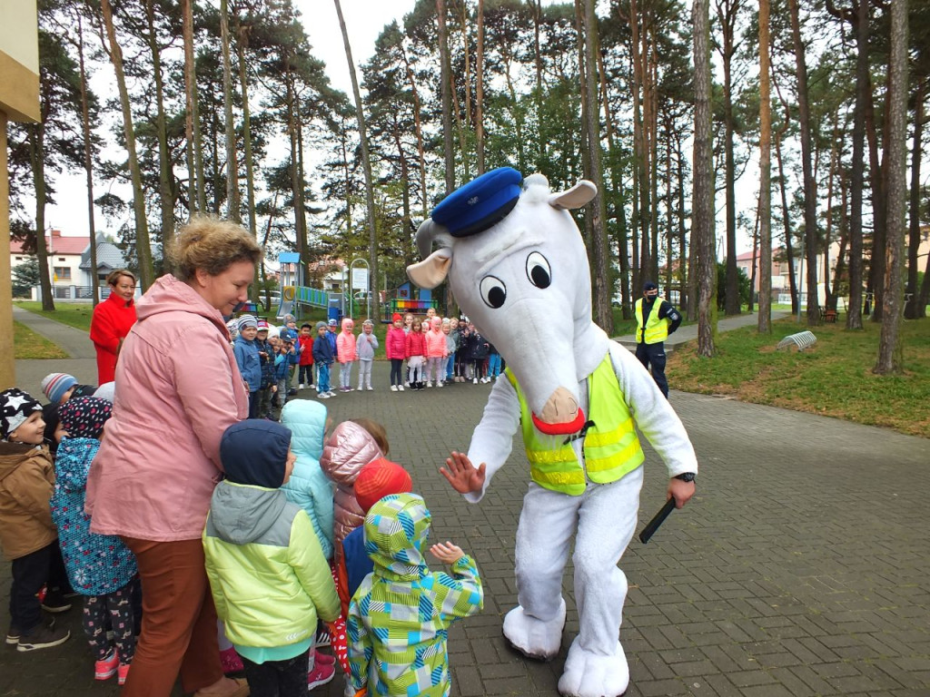 Policjanci i leśnik odwiedzili ZPO w Stadnickiej Woli [zdjęcia]