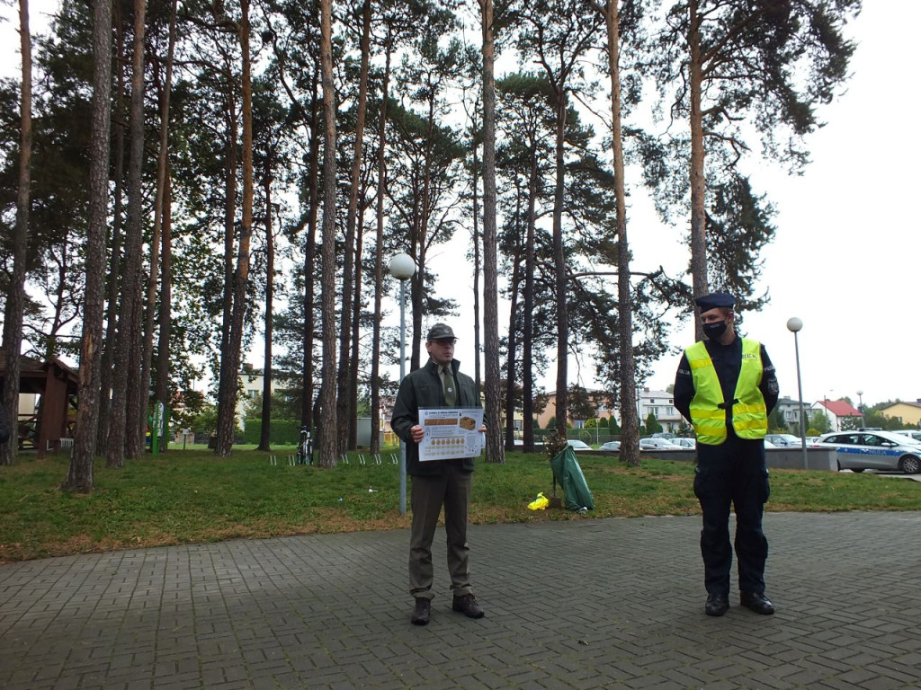 Policjanci i leśnik odwiedzili ZPO w Stadnickiej Woli [zdjęcia]