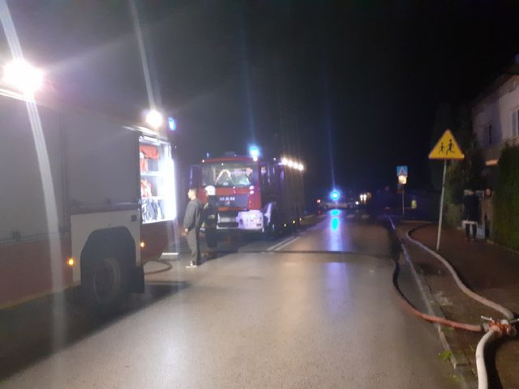 Pożar domu w Radoszycach. Sześć osób straciło dach nad głową! [zdjęcia]