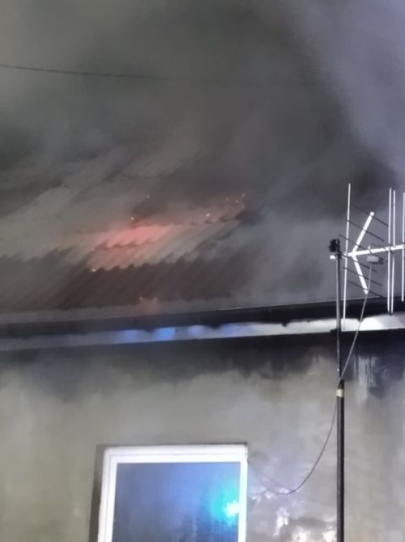 Pożar domu w Radoszycach. Sześć osób straciło dach nad głową! [zdjęcia]