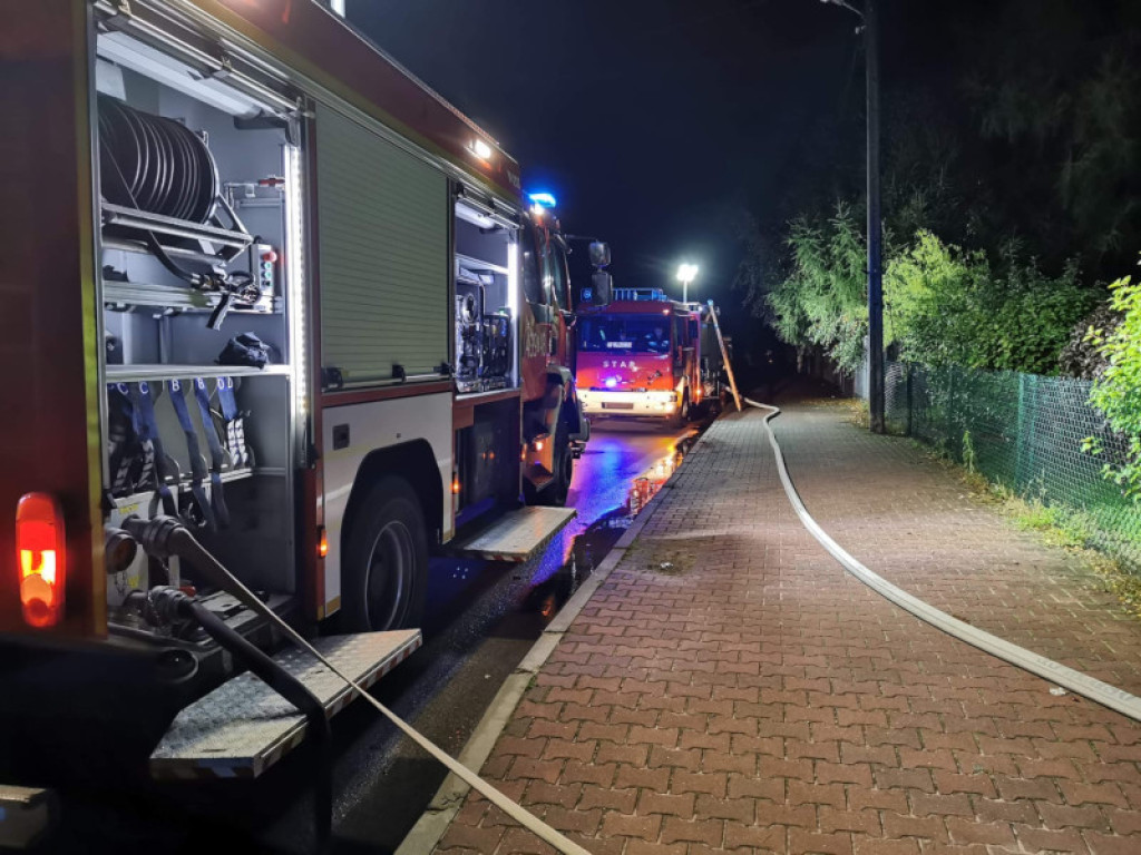 Pożar domu w Radoszycach. Sześć osób straciło dach nad głową! [zdjęcia]