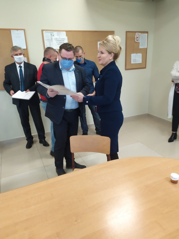 Dzień Nauczyciela w czasie pandemii. Jak przebiegał w szkołach średnich? [zdjęcia]