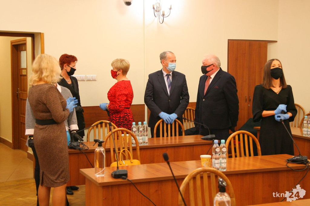 Gmina Końskie uroczyście uhonorowała wyróżnionych nauczycieli [wideo, zdjęcia]