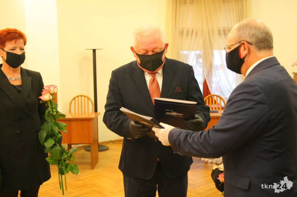 Gmina Końskie uroczyście uhonorowała wyróżnionych nauczycieli [wideo, zdjęcia]