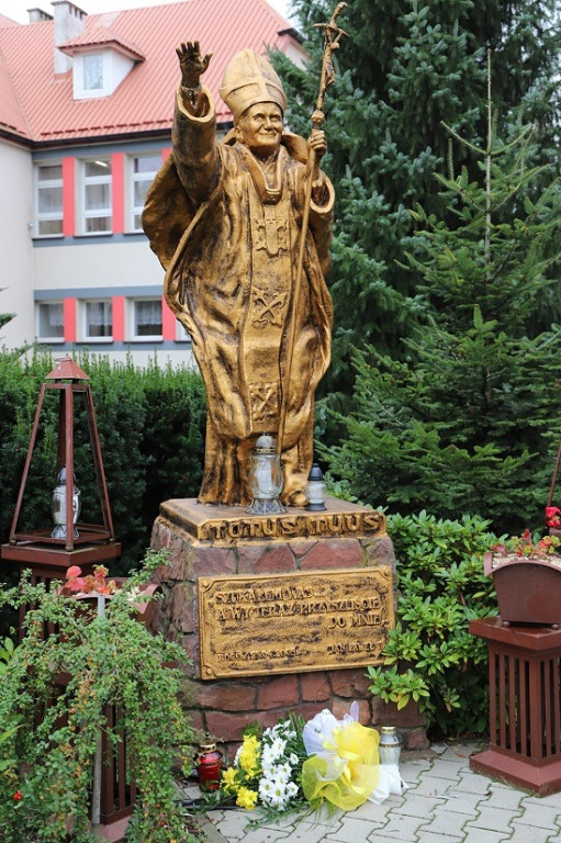 Powiat uczcił rocznicę wyboru Karola Wojtyły na papieża [zdjęcia]