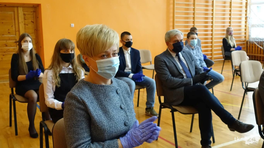 Szesnastu wspaniałych. Burmistrz przyznał stypendia [wideo, zdjęcia]