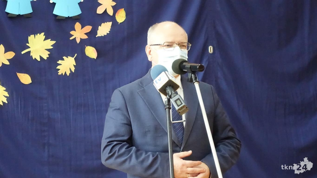 Szesnastu wspaniałych. Burmistrz przyznał stypendia [wideo, zdjęcia]