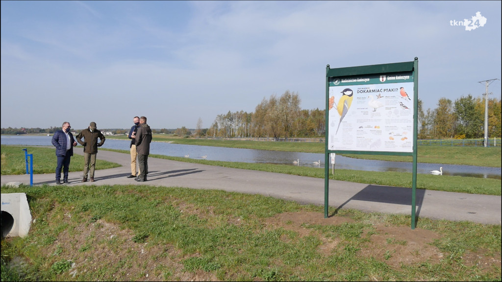 Tablice z infografikami umieszczono nad zalewem Antoniów [wideo, zdjęcia]