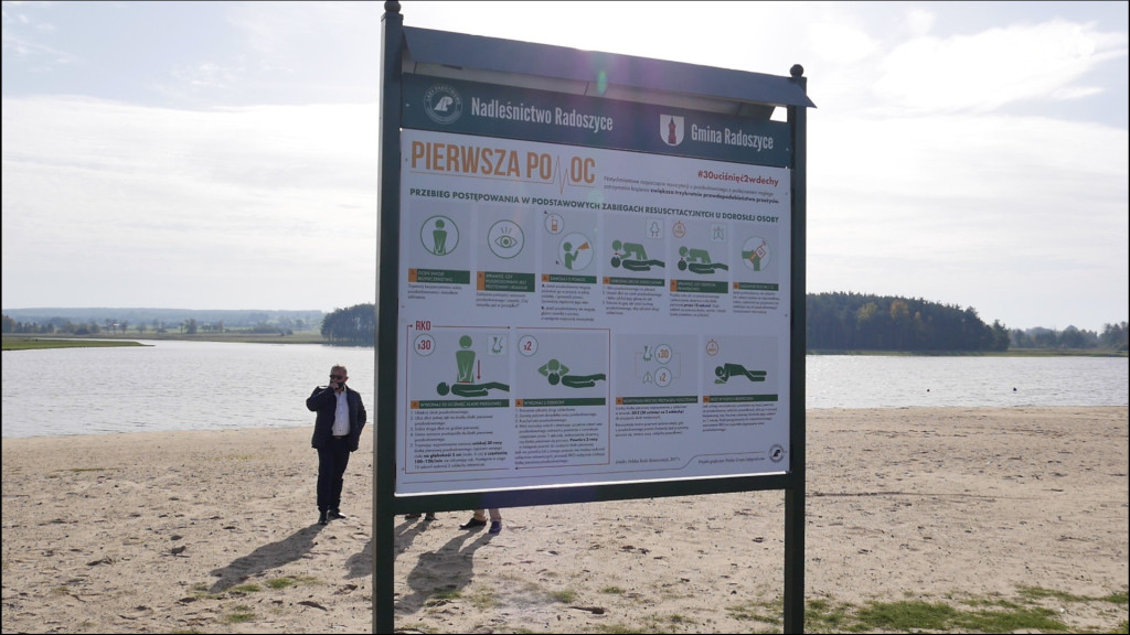 Tablice z infografikami umieszczono nad zalewem Antoniów [wideo, zdjęcia]