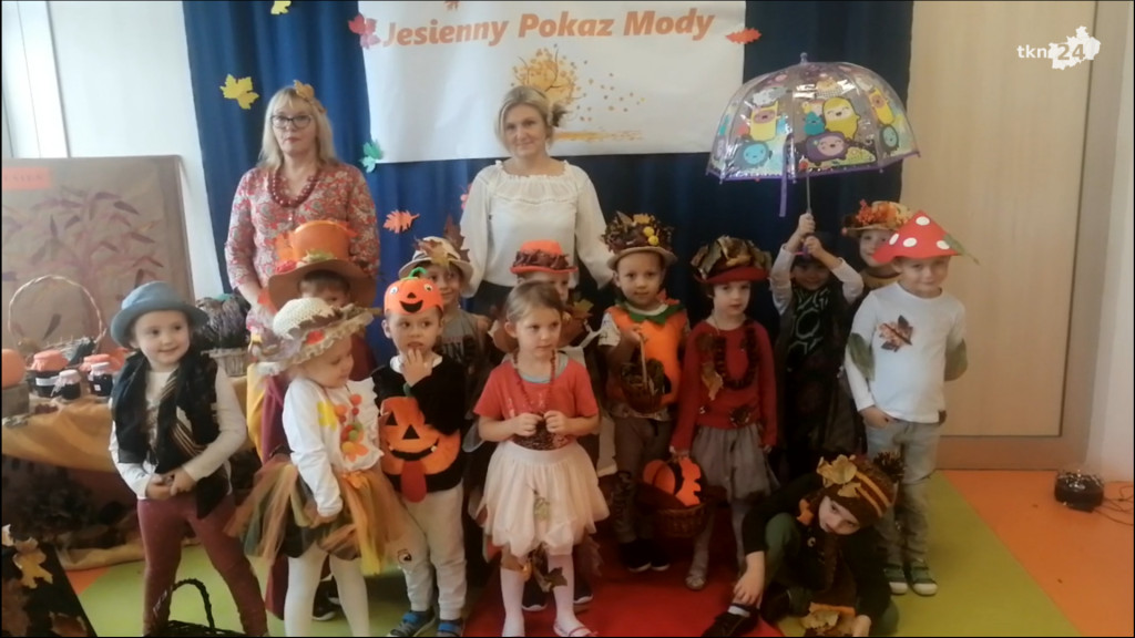 `Jesienny Pokaz Mody` w Przedszkolu w Pomykowie [wideo, zdjęcia]