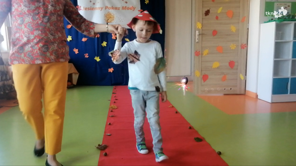 `Jesienny Pokaz Mody` w Przedszkolu w Pomykowie [wideo, zdjęcia]