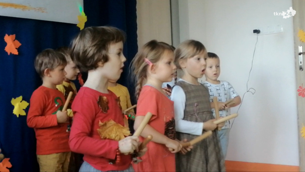 `Jesienny Pokaz Mody` w Przedszkolu w Pomykowie [wideo, zdjęcia]