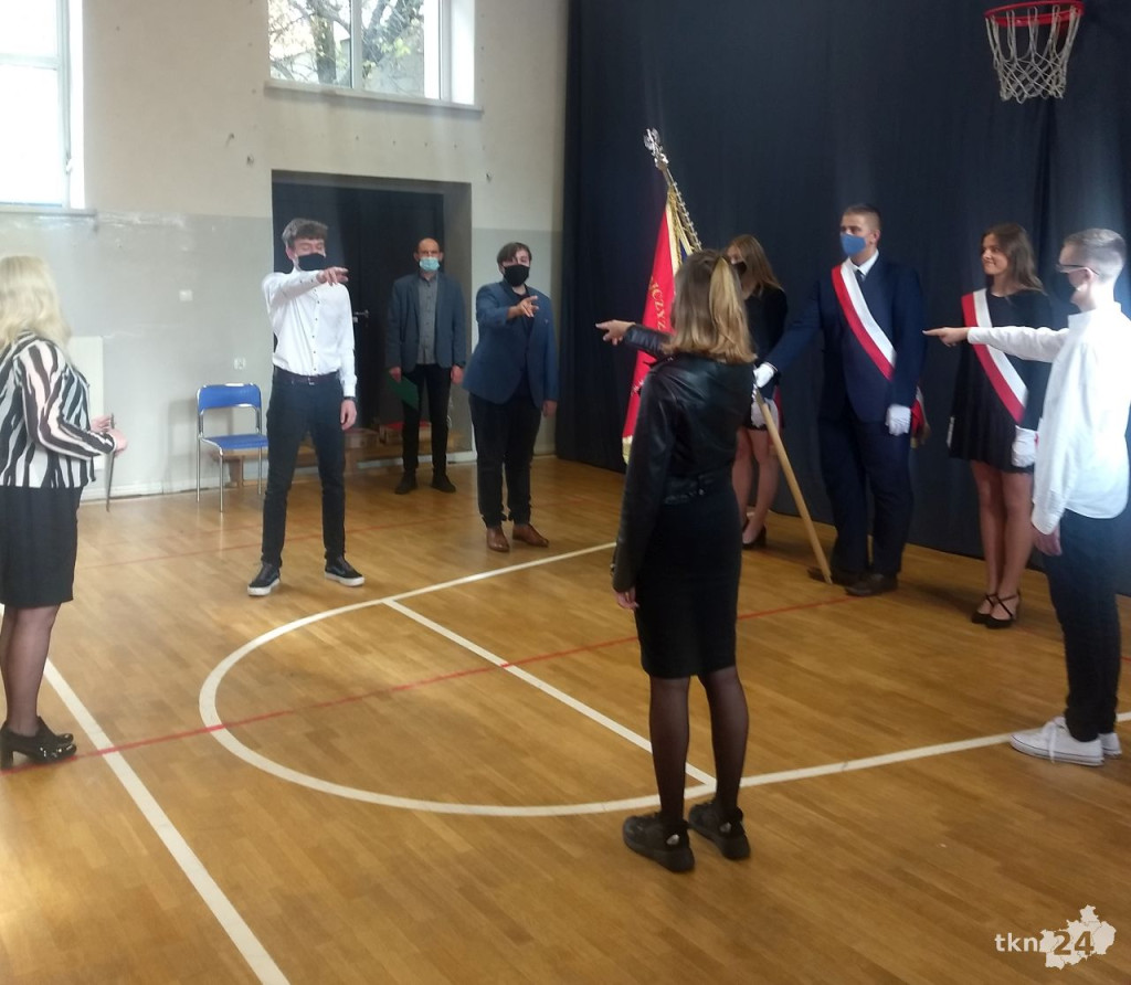 W Nowym Ogólniaku ślubowali i odebrali stypendia [zdjęcia]