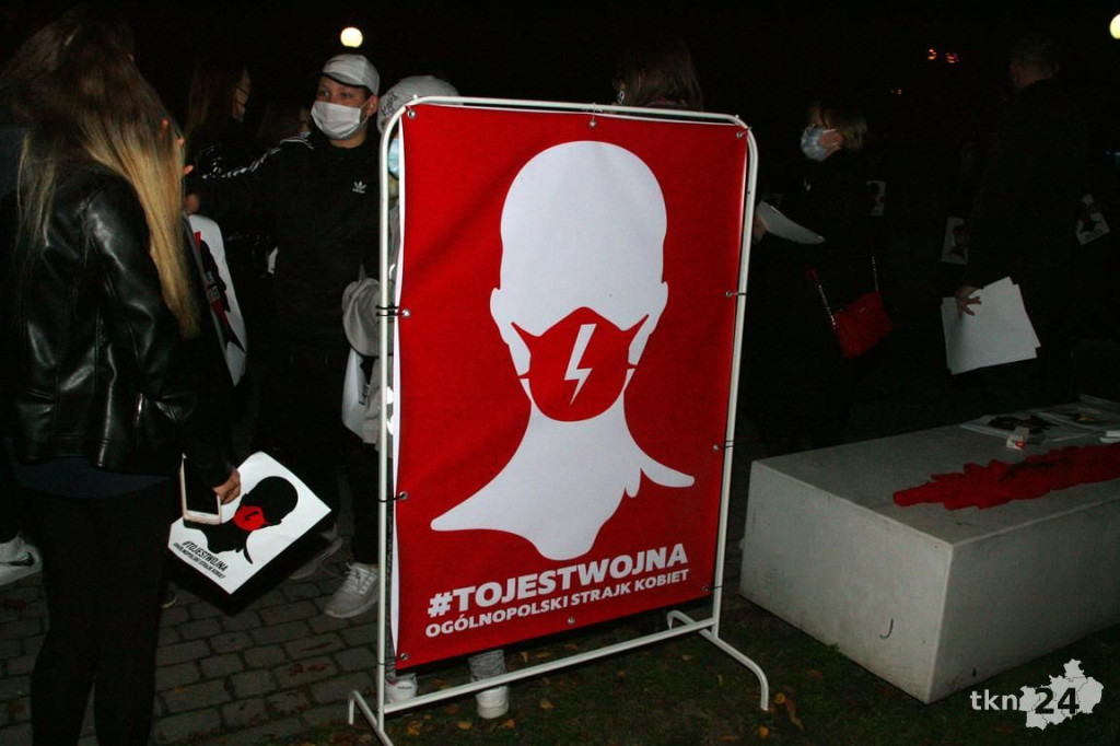 WIDEO: Spacer przeciw wyrokowi TK w Końskich