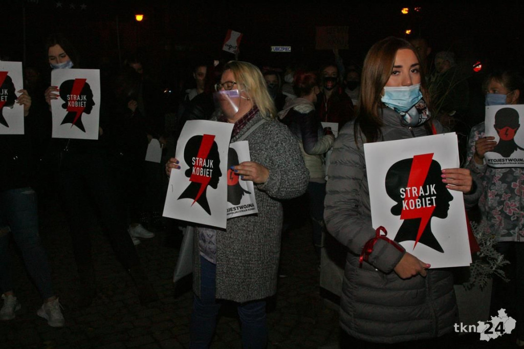 WIDEO: Spacer przeciw wyrokowi TK w Końskich