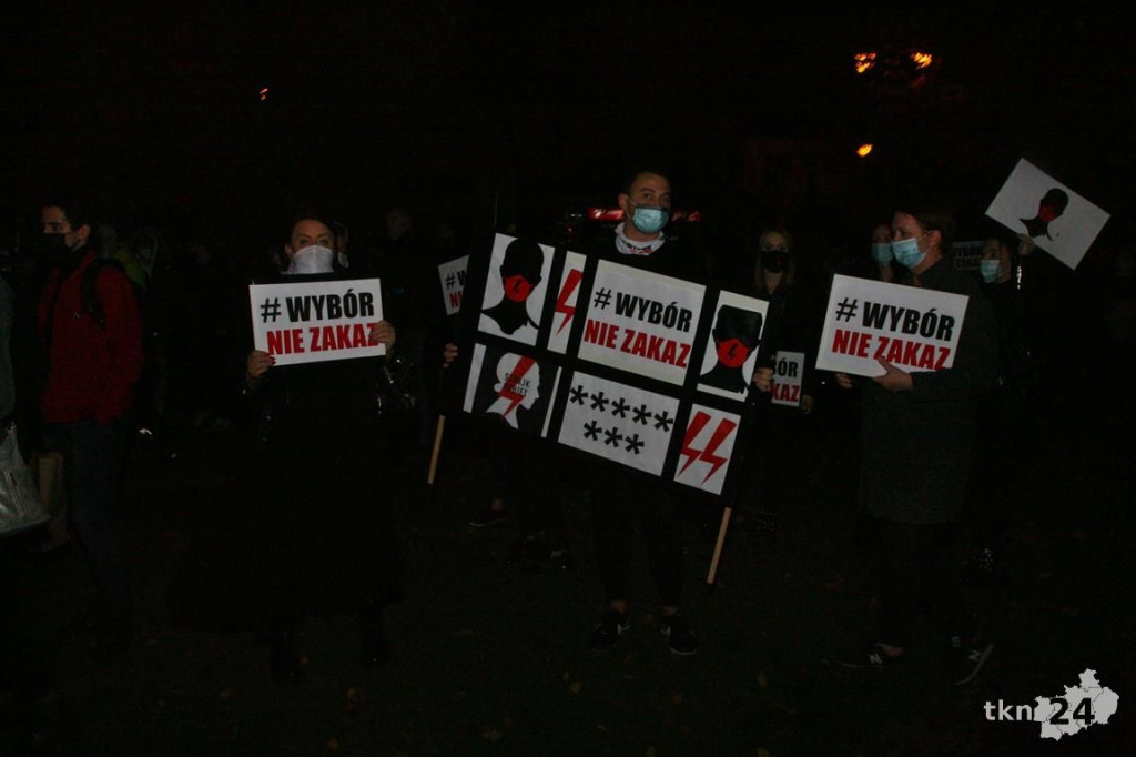 WIDEO: Spacer przeciw wyrokowi TK w Końskich