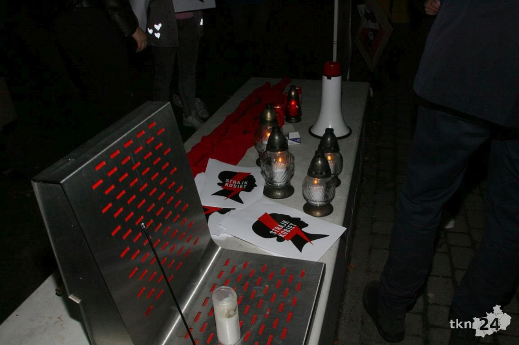 WIDEO: Spacer przeciw wyrokowi TK w Końskich