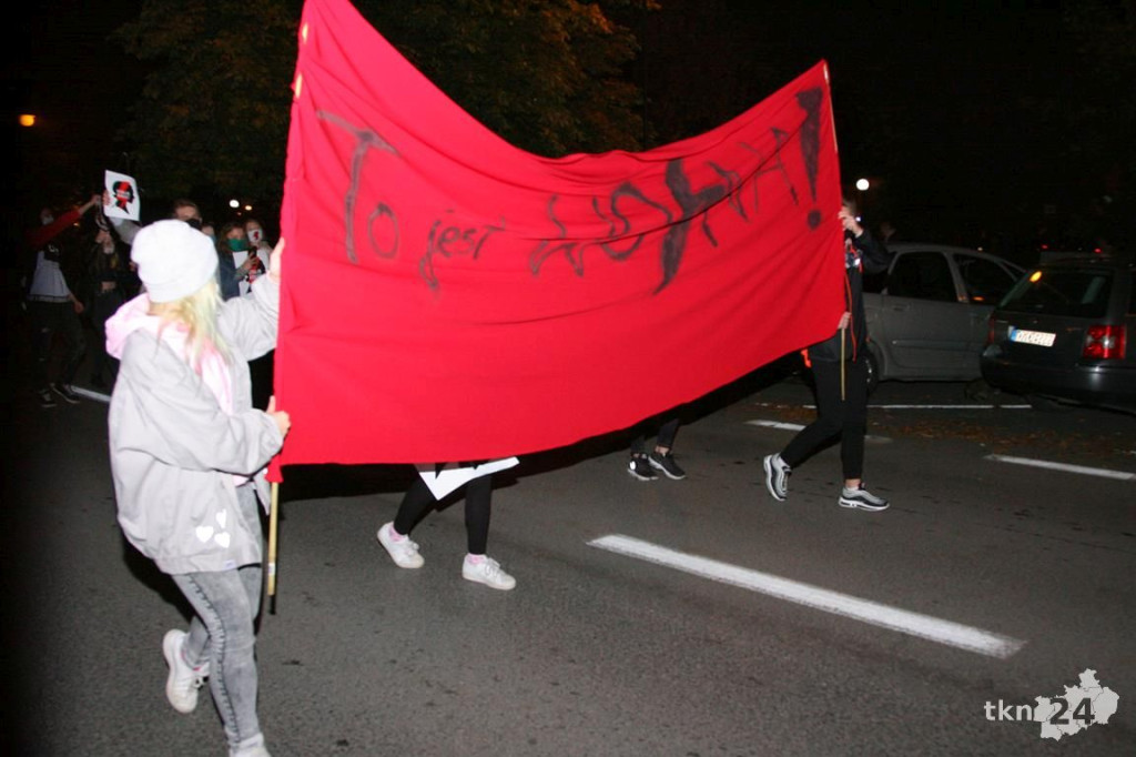 WIDEO: Spacer przeciw wyrokowi TK w Końskich