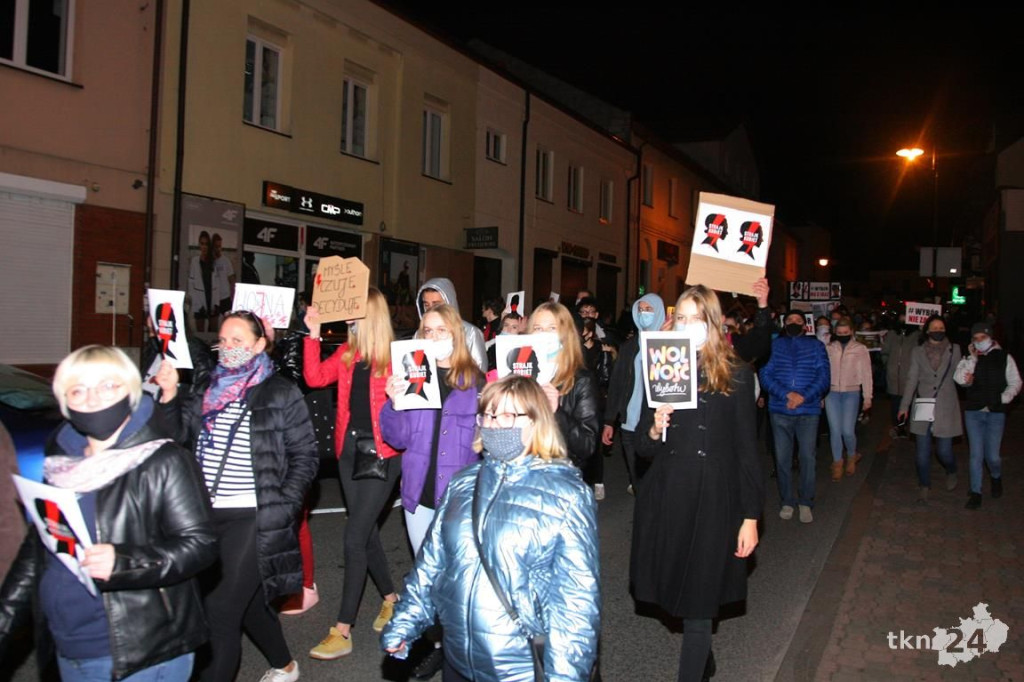 WIDEO: Spacer przeciw wyrokowi TK w Końskich