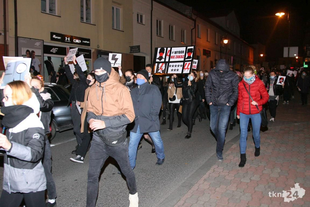 WIDEO: Spacer przeciw wyrokowi TK w Końskich