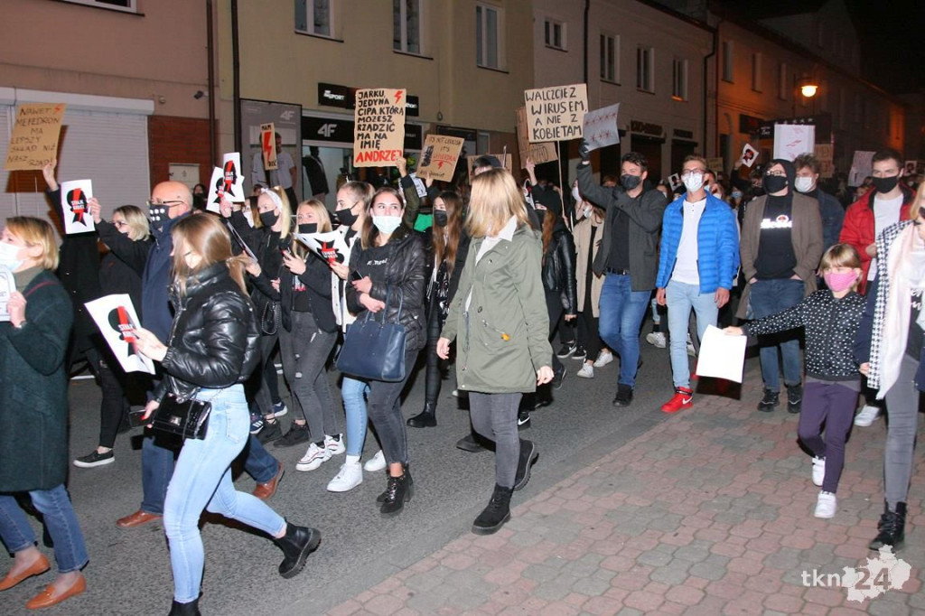WIDEO: Spacer przeciw wyrokowi TK w Końskich