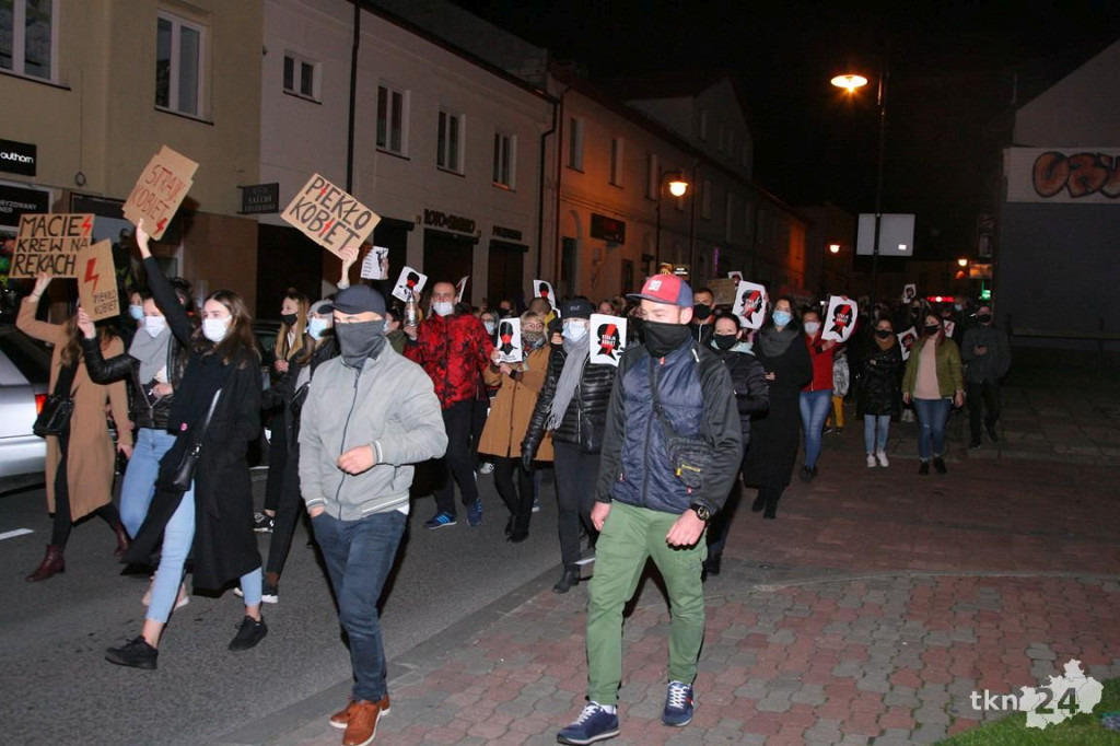 WIDEO: Spacer przeciw wyrokowi TK w Końskich
