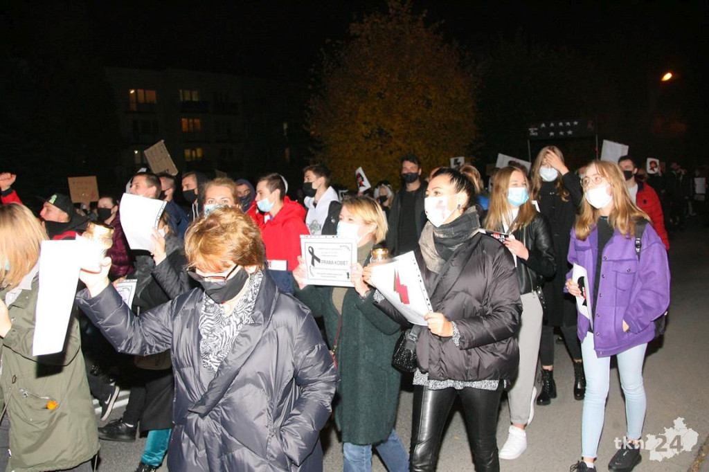 WIDEO: Spacer przeciw wyrokowi TK w Końskich