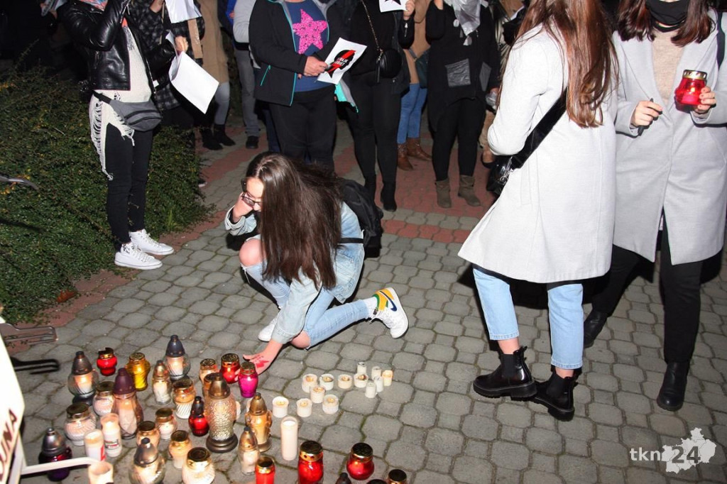 WIDEO: Spacer przeciw wyrokowi TK w Końskich