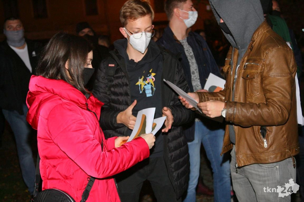 Mnóstwo ludzi na ulicach przeciw wyrokowi Trybunału [fotorelacja, zapis LIVE]