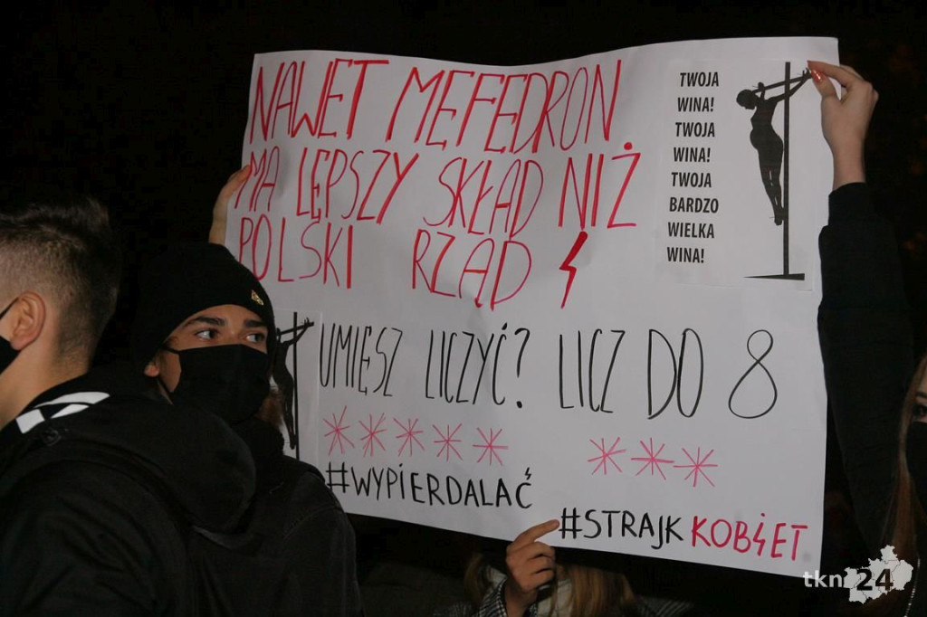 Mnóstwo ludzi na ulicach przeciw wyrokowi Trybunału [fotorelacja, zapis LIVE]