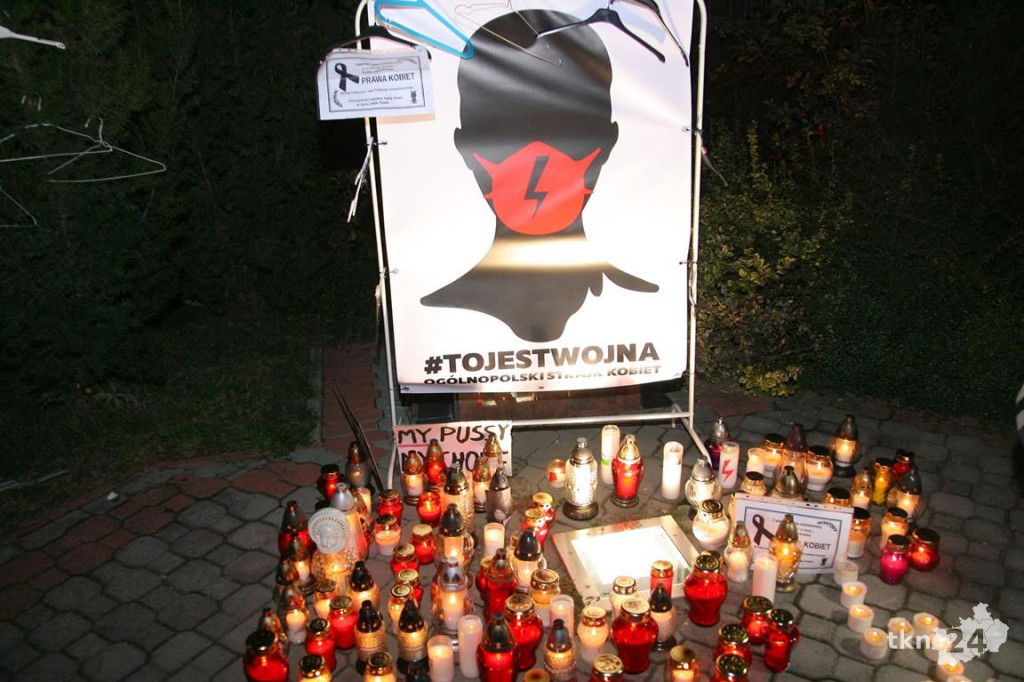 Mnóstwo ludzi na ulicach przeciw wyrokowi Trybunału [fotorelacja, zapis LIVE]