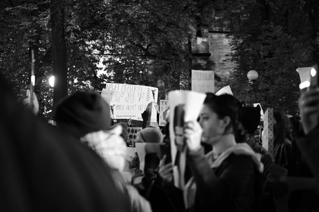 Mnóstwo ludzi na ulicach przeciw wyrokowi Trybunału [fotorelacja, zapis LIVE]