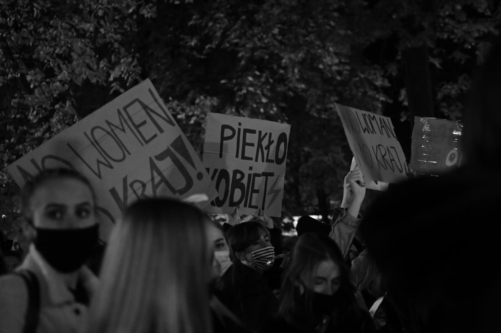 Mnóstwo ludzi na ulicach przeciw wyrokowi Trybunału [fotorelacja, zapis LIVE]
