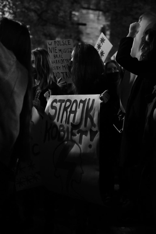 Mnóstwo ludzi na ulicach przeciw wyrokowi Trybunału [fotorelacja, zapis LIVE]