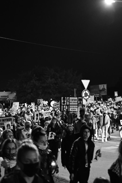 Mnóstwo ludzi na ulicach przeciw wyrokowi Trybunału [fotorelacja, zapis LIVE]