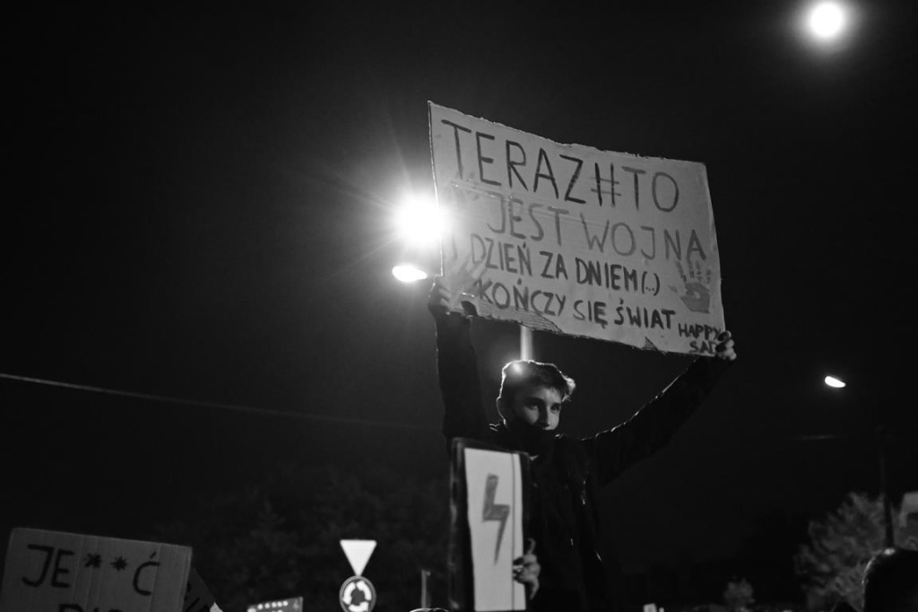 Mnóstwo ludzi na ulicach przeciw wyrokowi Trybunału [fotorelacja, zapis LIVE]