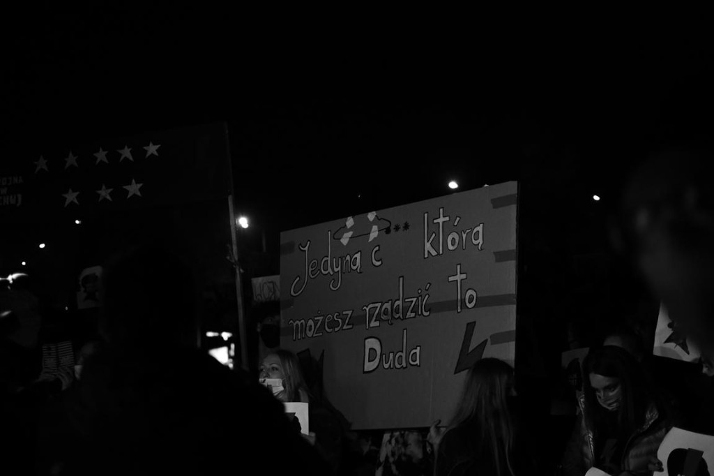 Mnóstwo ludzi na ulicach przeciw wyrokowi Trybunału [fotorelacja, zapis LIVE]