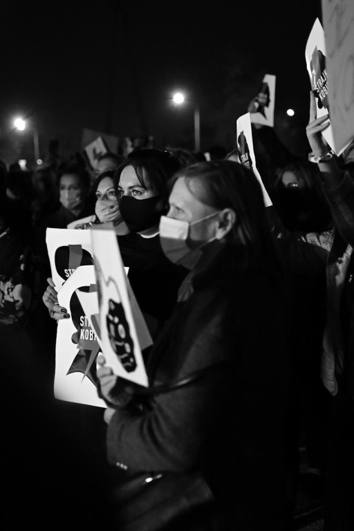 Mnóstwo ludzi na ulicach przeciw wyrokowi Trybunału [fotorelacja, zapis LIVE]