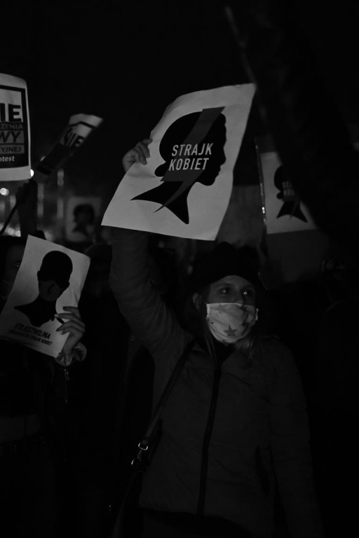 Mnóstwo ludzi na ulicach przeciw wyrokowi Trybunału [fotorelacja, zapis LIVE]