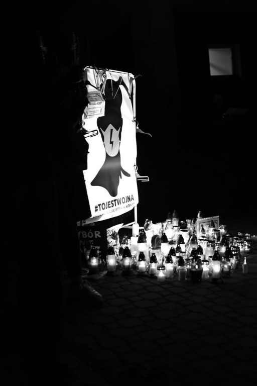 Mnóstwo ludzi na ulicach przeciw wyrokowi Trybunału [fotorelacja, zapis LIVE]